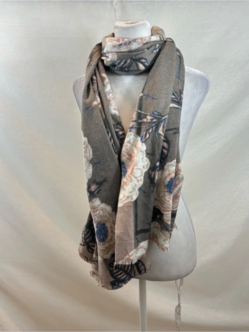 LOOK Cashmere Brand Grey and Pink Floral Scarf
